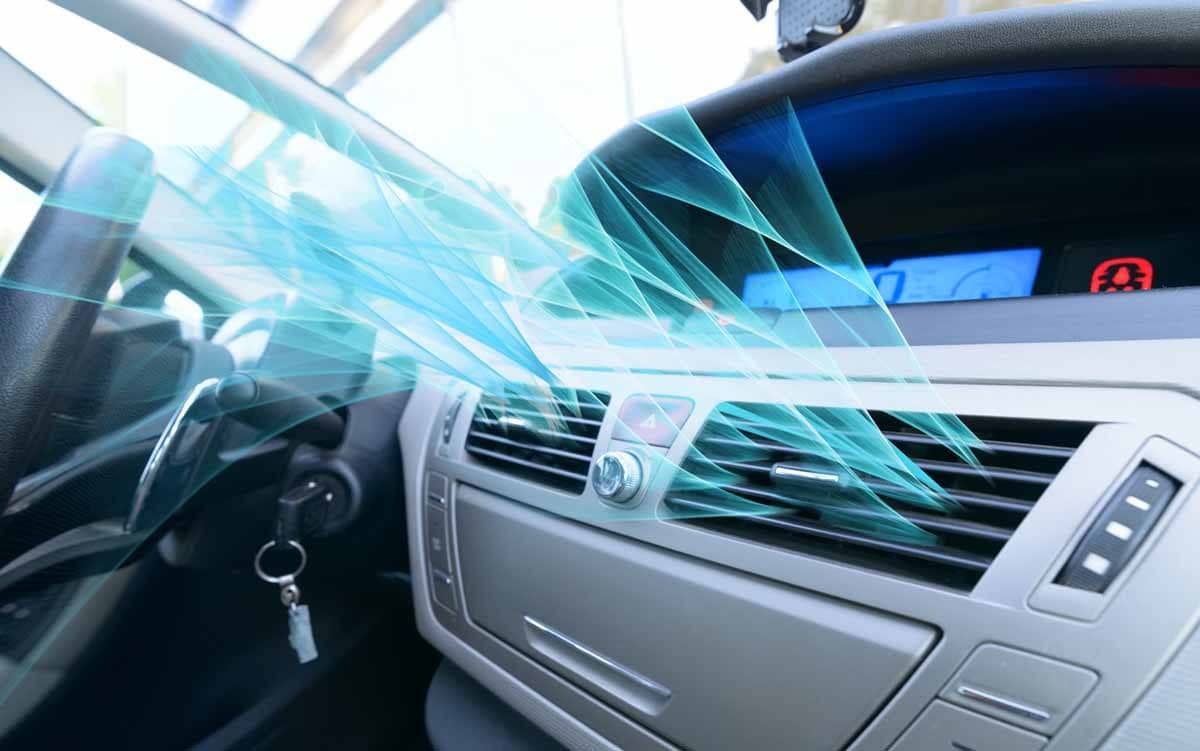 Lee más sobre el artículo Consejos para tener a punto el aire acondicionado de tu coche